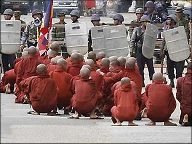 burmaprotests4.jpg